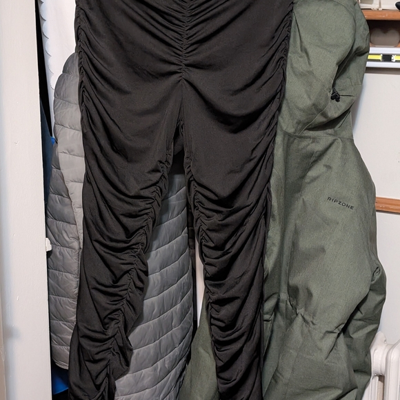 Black Ruched Pants - Picture 3 of 3